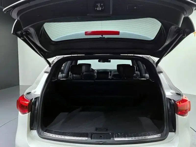 2017 Infiniti QX70 с пробегом 61 121 км