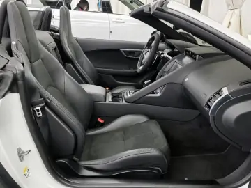 2021 Jaguar F-Type с пробегом 27 352 км