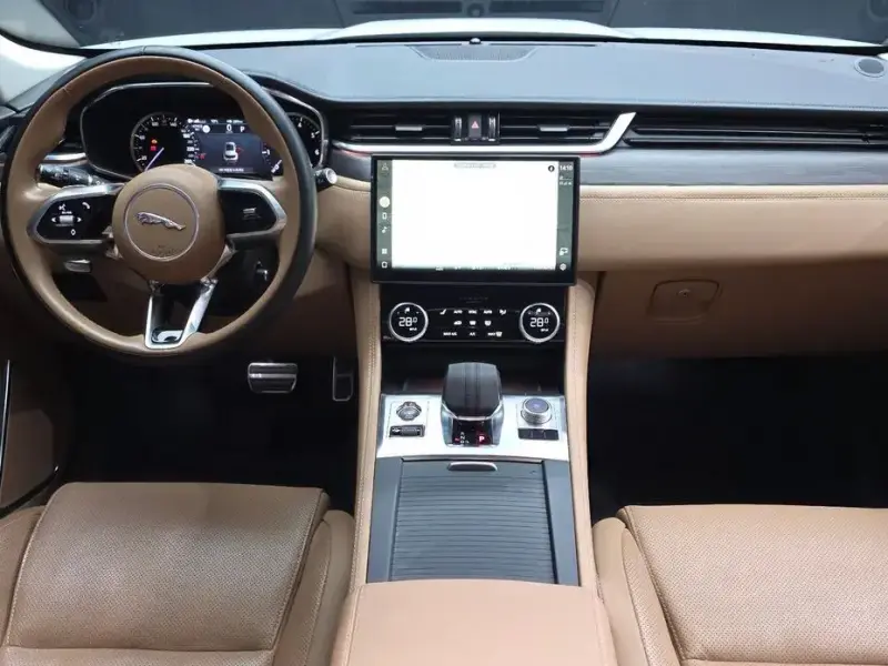 2023 Jaguar F-Pace с пробегом 57 913 км