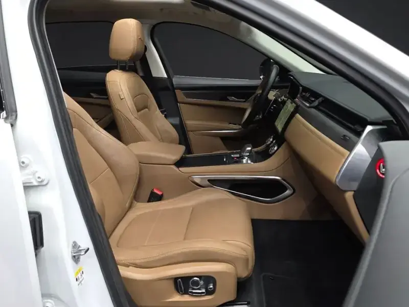 2023 Jaguar F-Pace с пробегом 57 913 км