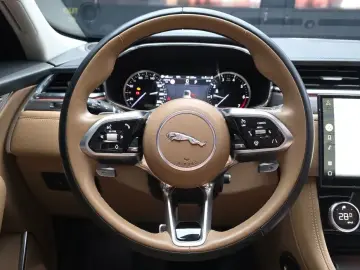 2023 Jaguar F-Pace с пробегом 57 913 км