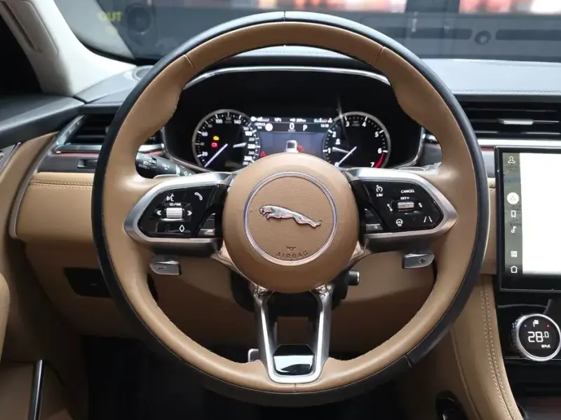 2023 Jaguar F-Pace с пробегом 57 913 км