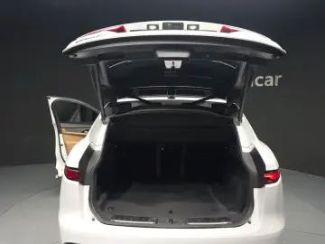 2023 Jaguar F-Pace с пробегом 57 913 км