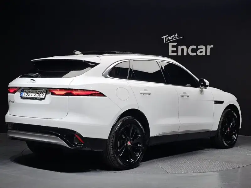 2022 Jaguar F-Pace с пробегом 104 420 км
