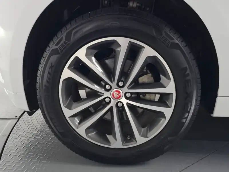 2019 Jaguar F-Pace с пробегом 45 015 км