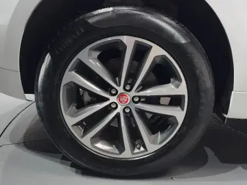 2019 Jaguar F-Pace с пробегом 45 015 км