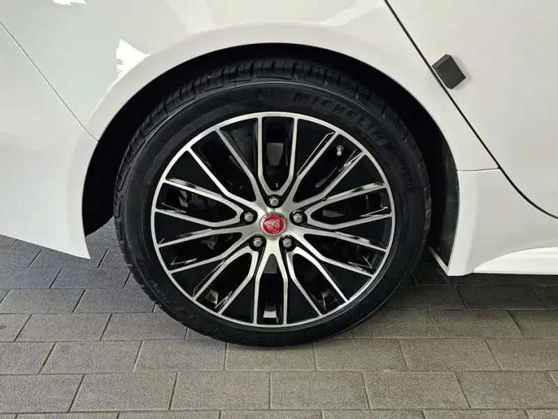 2020 Jaguar XE с пробегом 85 226 км