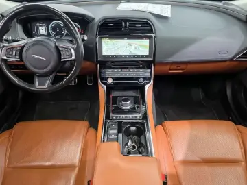 2019 Jaguar XE с пробегом 107 091 км