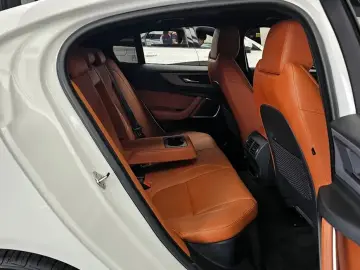 2020 Jaguar XE с пробегом 85 226 км