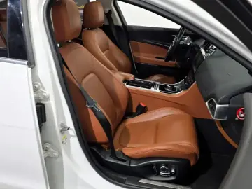 2019 Jaguar XE с пробегом 107 091 км