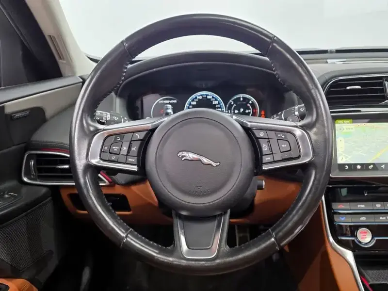 2019 Jaguar XE с пробегом 107 091 км