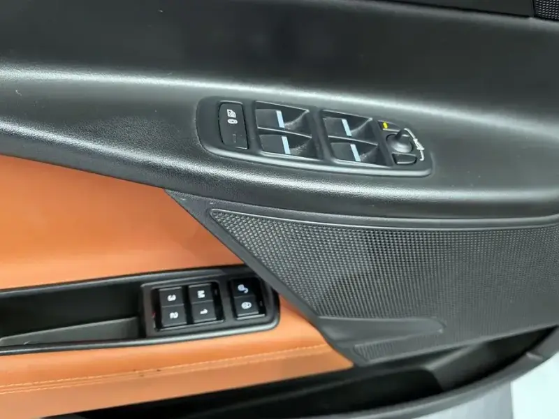 2019 Jaguar XE с пробегом 107 091 км