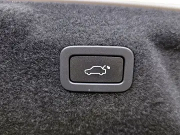 2019 Jaguar XE с пробегом 107 091 км