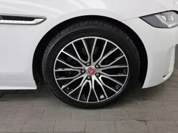 2020 Jaguar XE с пробегом 85 226 км