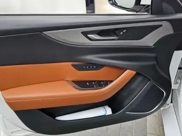 2020 Jaguar XE с пробегом 85 226 км