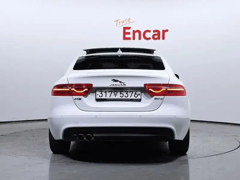 2019 Jaguar XE с пробегом 59 664 км
