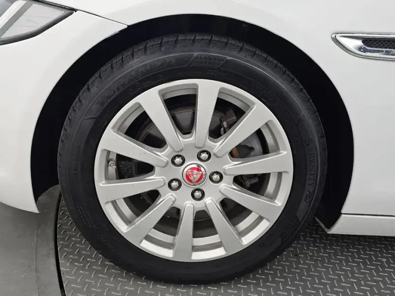 2019 Jaguar XE с пробегом 59 664 км