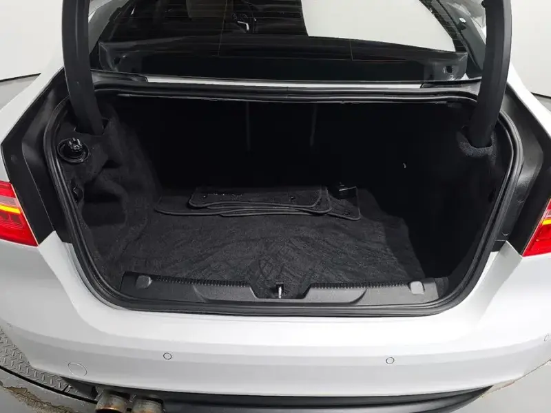 2019 Jaguar XE с пробегом 59 664 км