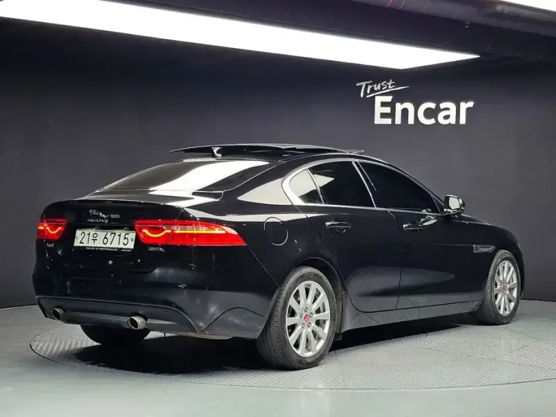 2018 Jaguar XE с пробегом 97 376 км