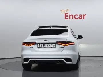 2020 Jaguar XE с пробегом 27 821 км