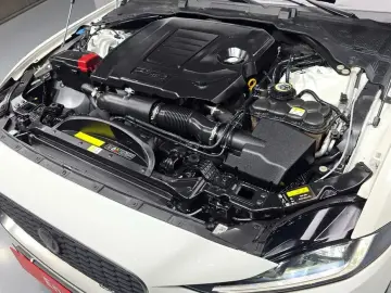 2020 Jaguar XE с пробегом 27 821 км