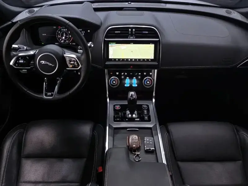 2020 Jaguar XE с пробегом 27 821 км