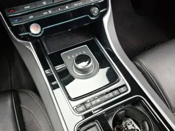 2018 Jaguar XE с пробегом 97 376 км
