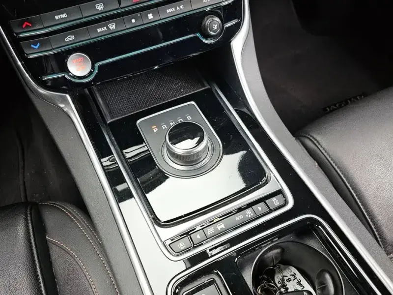 2018 Jaguar XE с пробегом 97 376 км