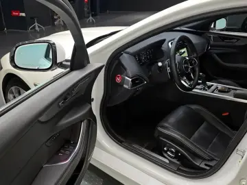 2020 Jaguar XE с пробегом 27 821 км