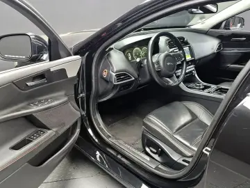 2018 Jaguar XE с пробегом 97 376 км