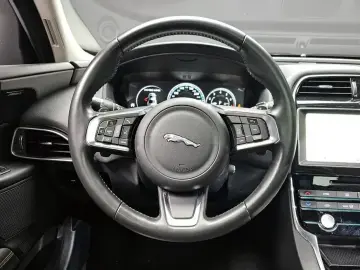 2018 Jaguar XE с пробегом 97 376 км