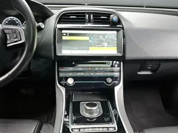 2018 Jaguar XE с пробегом 97 376 км