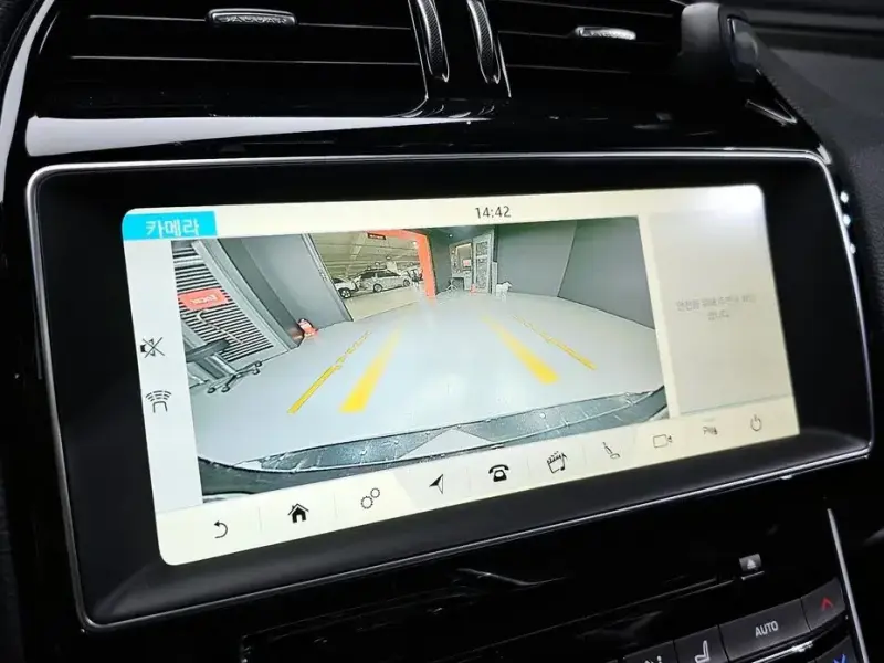 2018 Jaguar XE с пробегом 97 376 км
