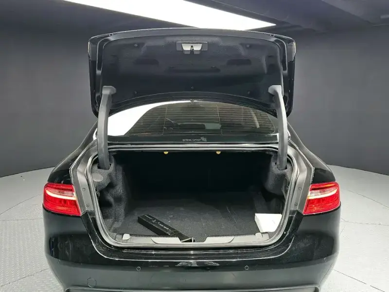 2018 Jaguar XE с пробегом 97 376 км