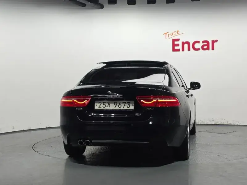 2018 Jaguar XE с пробегом 41 947 км