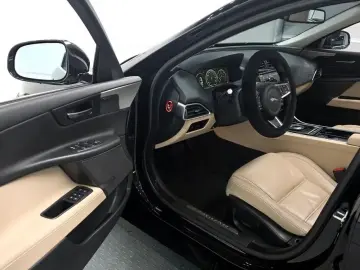 2018 Jaguar XE с пробегом 41 947 км