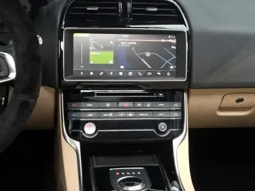2018 Jaguar XE с пробегом 41 947 км