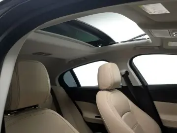 2018 Jaguar XE с пробегом 41 947 км