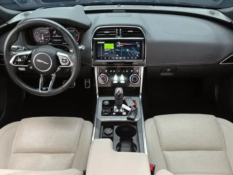 2020 Jaguar XE с пробегом 65 369 км