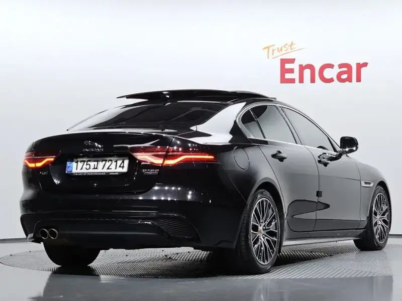 2020 Jaguar XE с пробегом 65 369 км