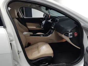 2018 Jaguar XE с пробегом 92 685 км