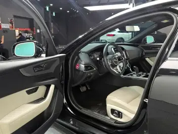 2020 Jaguar XE с пробегом 65 369 км