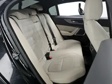2020 Jaguar XE с пробегом 65 369 км