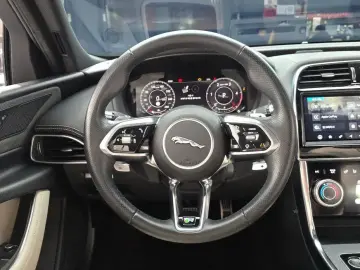 2020 Jaguar XE с пробегом 65 369 км