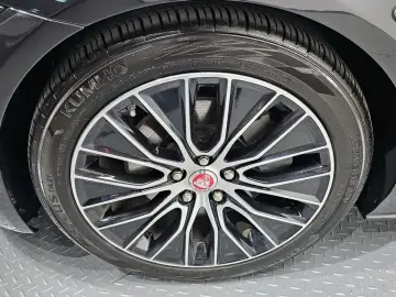 2020 Jaguar XE с пробегом 65 369 км