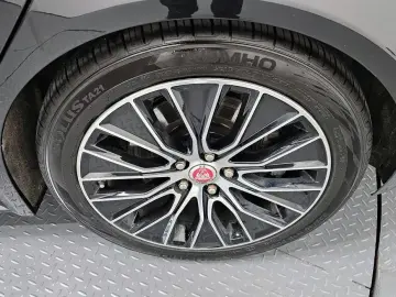 2020 Jaguar XE с пробегом 65 369 км