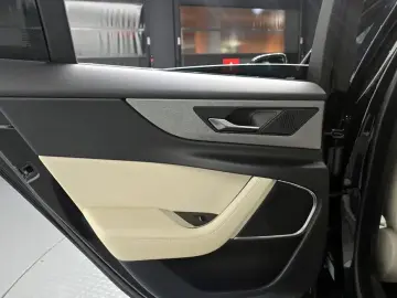 2020 Jaguar XE с пробегом 65 369 км