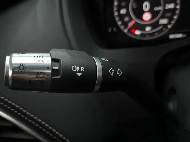 2020 Jaguar XE с пробегом 65 369 км