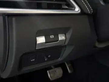 2020 Jaguar XE с пробегом 65 369 км