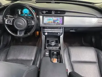 2018 Jaguar XF с пробегом 191 891 км